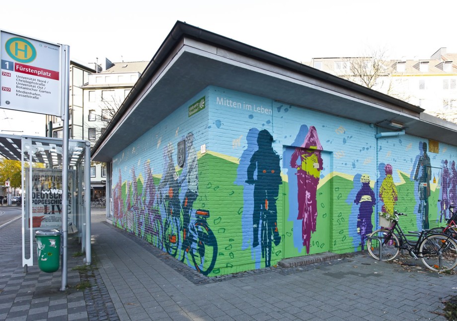 2017 gestaltete Trafostation am Fürstenplatz Motiv: Radfahren Künstler MaJoBrothers