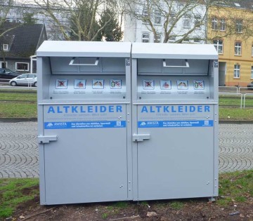 Ein Altkleidercontainer der AWISTA