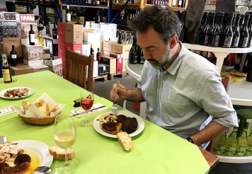 Ein bisschen Wein, ein paar Antipasti – italienisches Lebensgefühl par excellence.