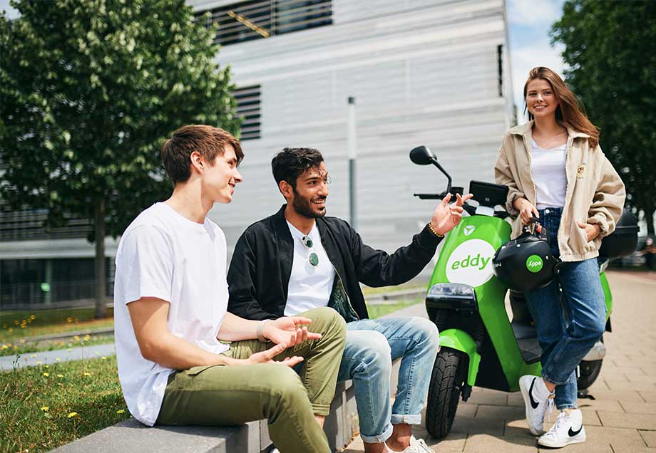 Mit Freunden unterwegs: Das E-Roller-Sharing in Düsseldorf