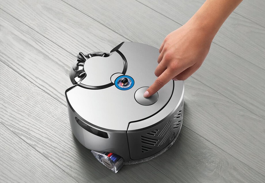 Ein halbrundes Hausroboter-Modell wird aktiviert.
