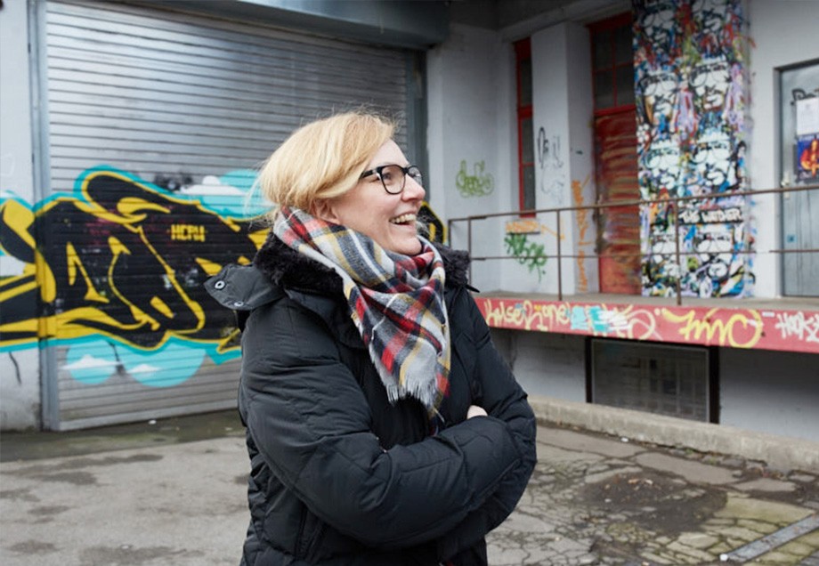 „Du musst schon Idealist sein für so was“: Silke Roggermann betreibt seit 2014 das Gewächshaus auf der Mindener Straße und übernimmt die Co-Geschäftsführung im neuen Super(7000). Schuld daran ist ihr „unheilbares Helfersyndrom“.