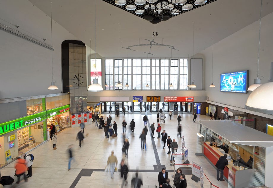 Düsseldorf Hauptbahnhof: Haupthalle des Empfangsgebäudes