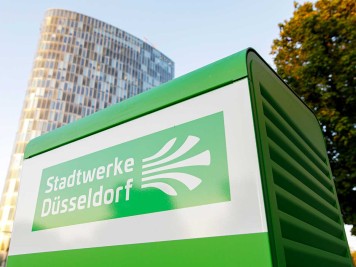 Ein Schnelllader der Stadtwerke Düsseldorf am Graf-Adolf-Platz