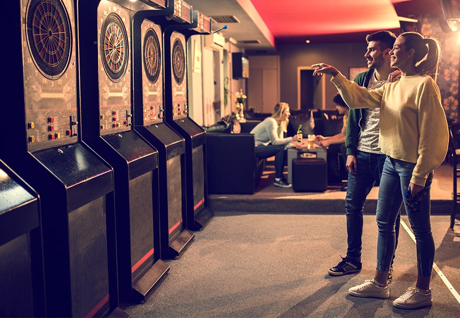 Ob als Turniersport im Verein oder just for fun in der Kneipe: Darts macht einfach Spaß.