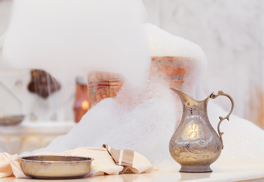 Ruhe und Erholung stehen im Hamam an oberster Stelle. Es sind vor allem die kleinen Details, die den Badegast immer daran erinnern, dass der Hamam eben keine Sauna ist