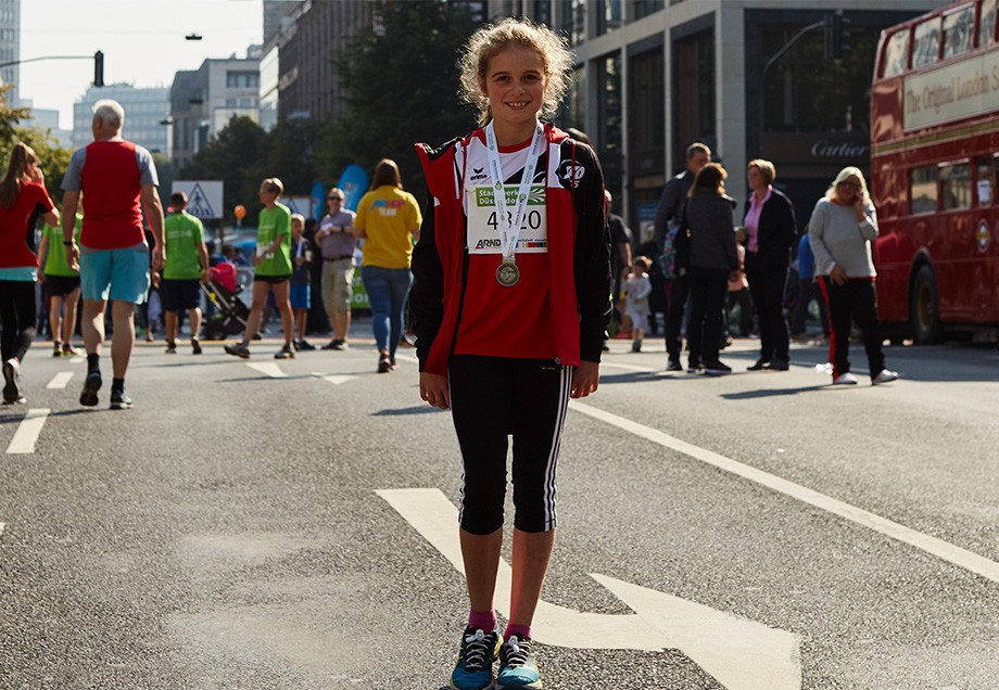 Ausdauerlauf ist nicht ihr liebster Sport, erklärt Ella Köster. Das Event auf der Kö findet sie aber großartig, daher nimmt sie auch dieses Jahr erneut teil. 