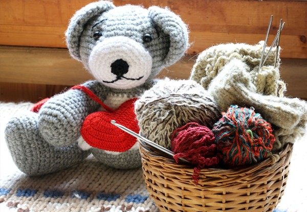 Längst werden nicht nur Strümpfe oder Schals gestrickt. Auch Spielzeug oder kleine Mitbringsel entstehen aus Wolle. 