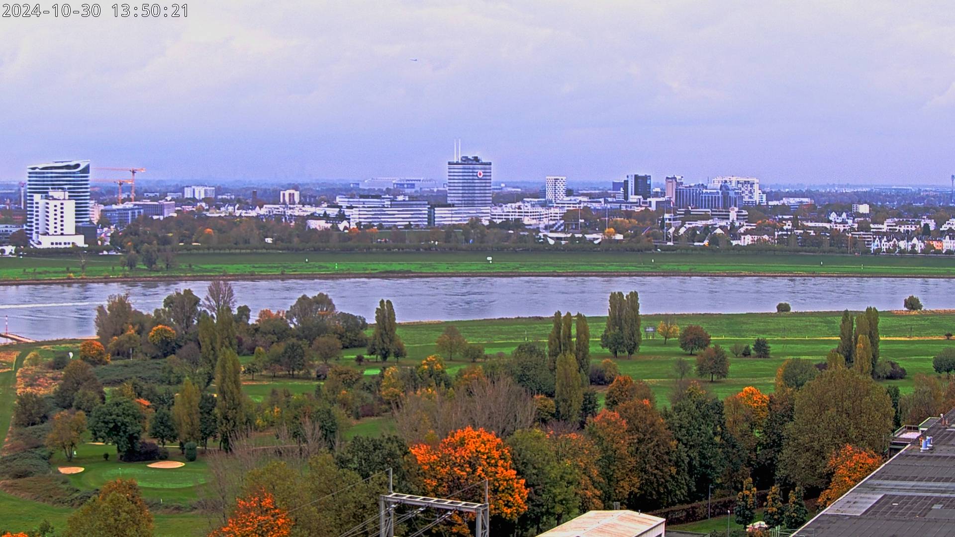 Blick auf den Rhein Richtung Düsseldorf-Heerdt